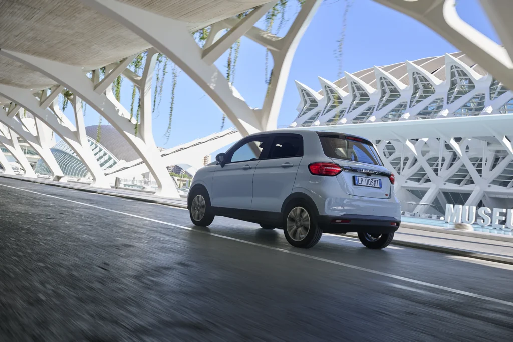 5 coches chinos pequeños ideales para moverte en la ciudad