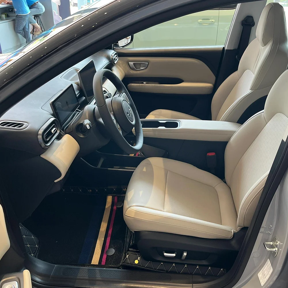 coches chinos pequeños, Wuling Mini EV asientos e interior