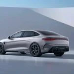 BYD SEAL 2026 visto desde la parte trasera en imagen oficial de BYD